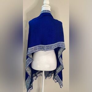 ❤️❤️❤️ Elegant Blue and Silver Shawl from India ❤️❤️❤️
